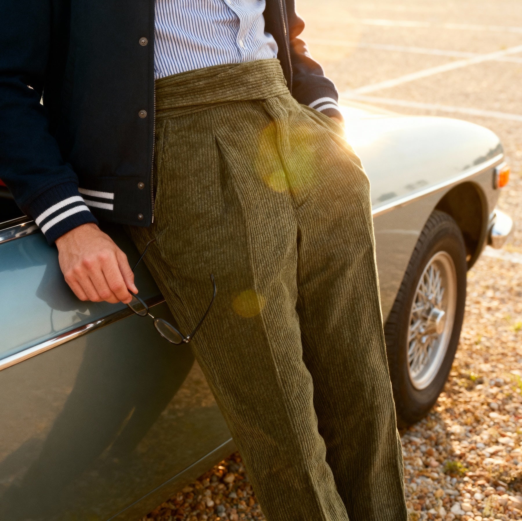 Gurkha en velours côtelé côtes moyennes Tejidos Rebes olive