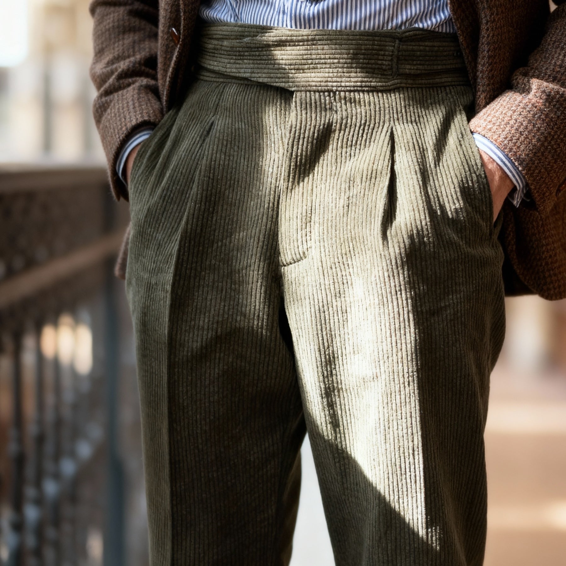 Gurkha en velours côtelé côtes moyennes Tejidos Rebes olive