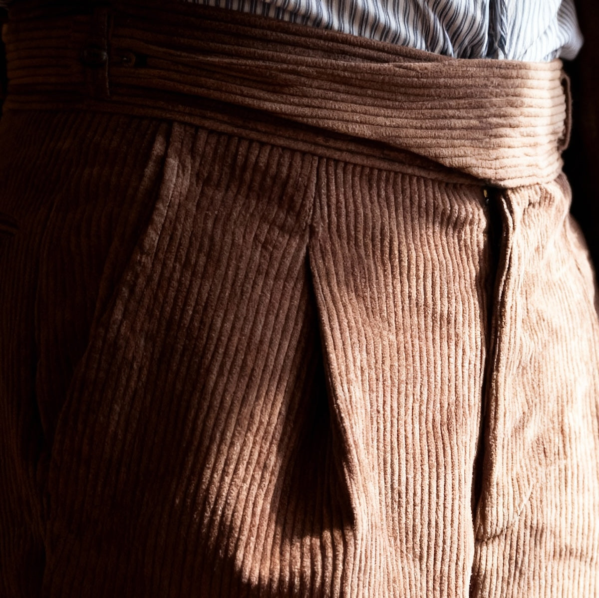 Gurkha en velours côtelé côtes moyennes Tejidos Rebes marron clair